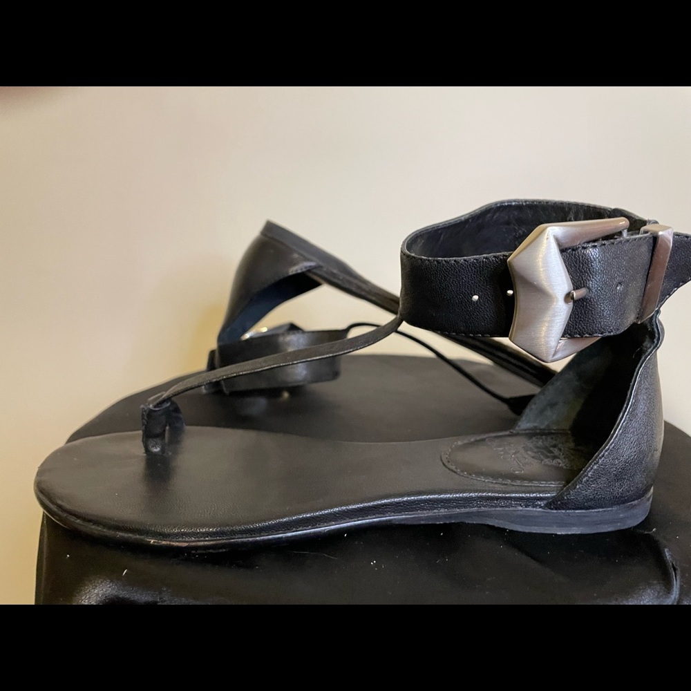 Vince Camuto ANNA Sandals 8.5 / 38.5